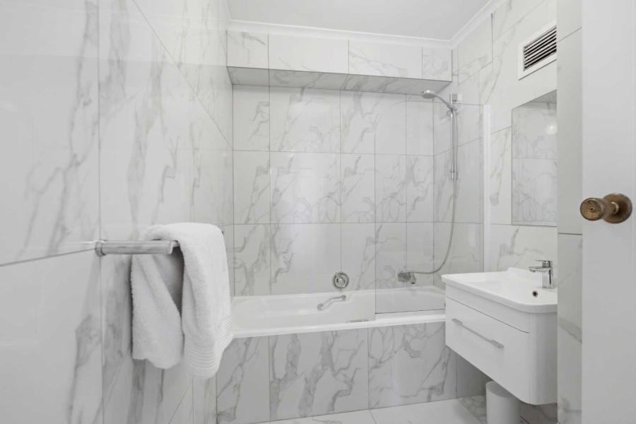 2 Bedroom Property for Sale in Sea Point Western Cape